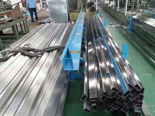 Welded Stainless Steel Pipe Tube Extruded 201 202 430 304 4500mm For Building